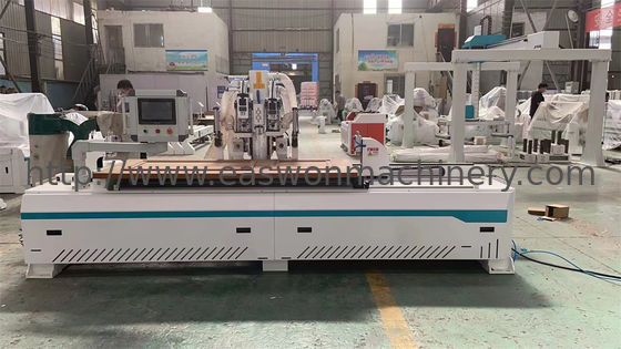 Máquina CNC para perforación de cerraduras y ranurado de bisagras para la industria de puertas