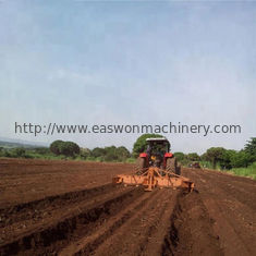 2 plantador agrícola del tractor del acuerdo de las filas 5ha/Day, mandioca 90hp plantando Ridger