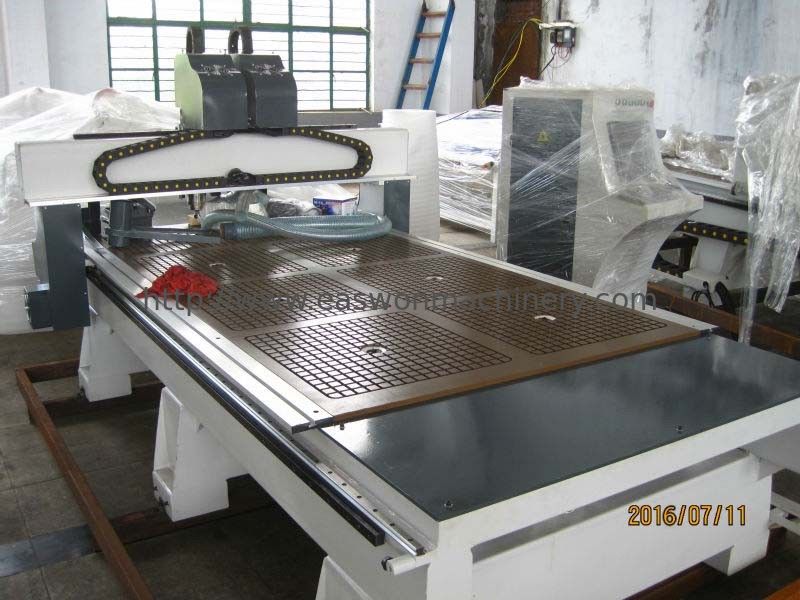 CNC de alimentación de la máquina MX5826 de la prensa de la membrana de H200mm máquina de talla de madera automática