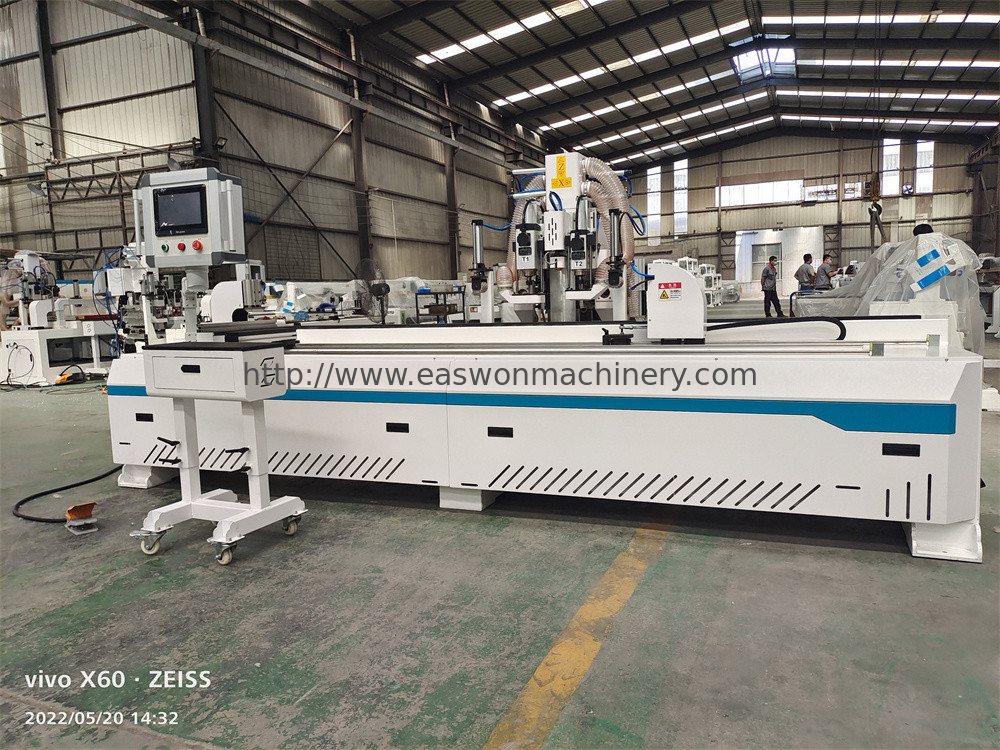 Máquina de puertas CNC personalizable con eje Z 20 tren guía del lecho del torno y 750W * 2/400W * 1 servomotores